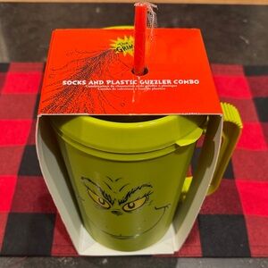 The Grinch Green Socks & Plastic Guzzler Combo